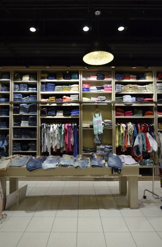 STAFF Jeans & Co - One Salonica — φωτογραφία 6