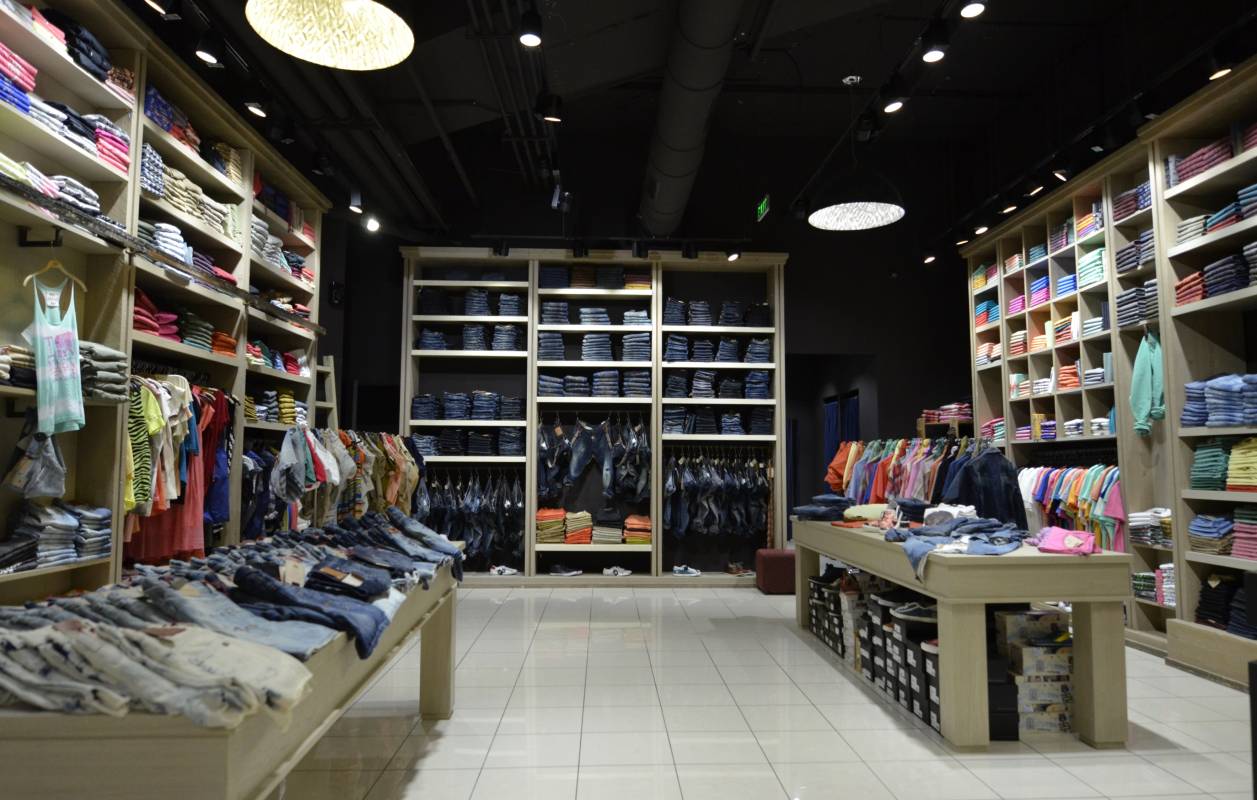 STAFF Jeans & Co - One Salonica — φωτογραφία 17