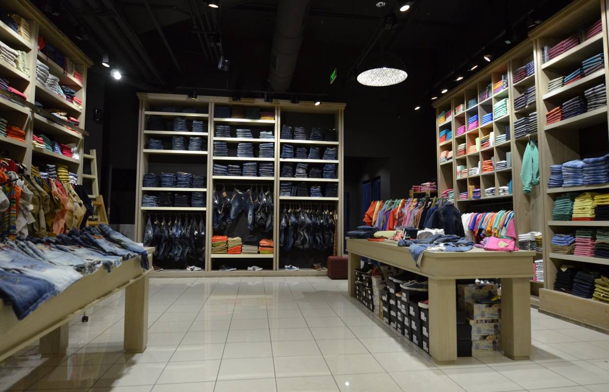 STAFF Jeans & Co - One Salonica — φωτογραφία 20