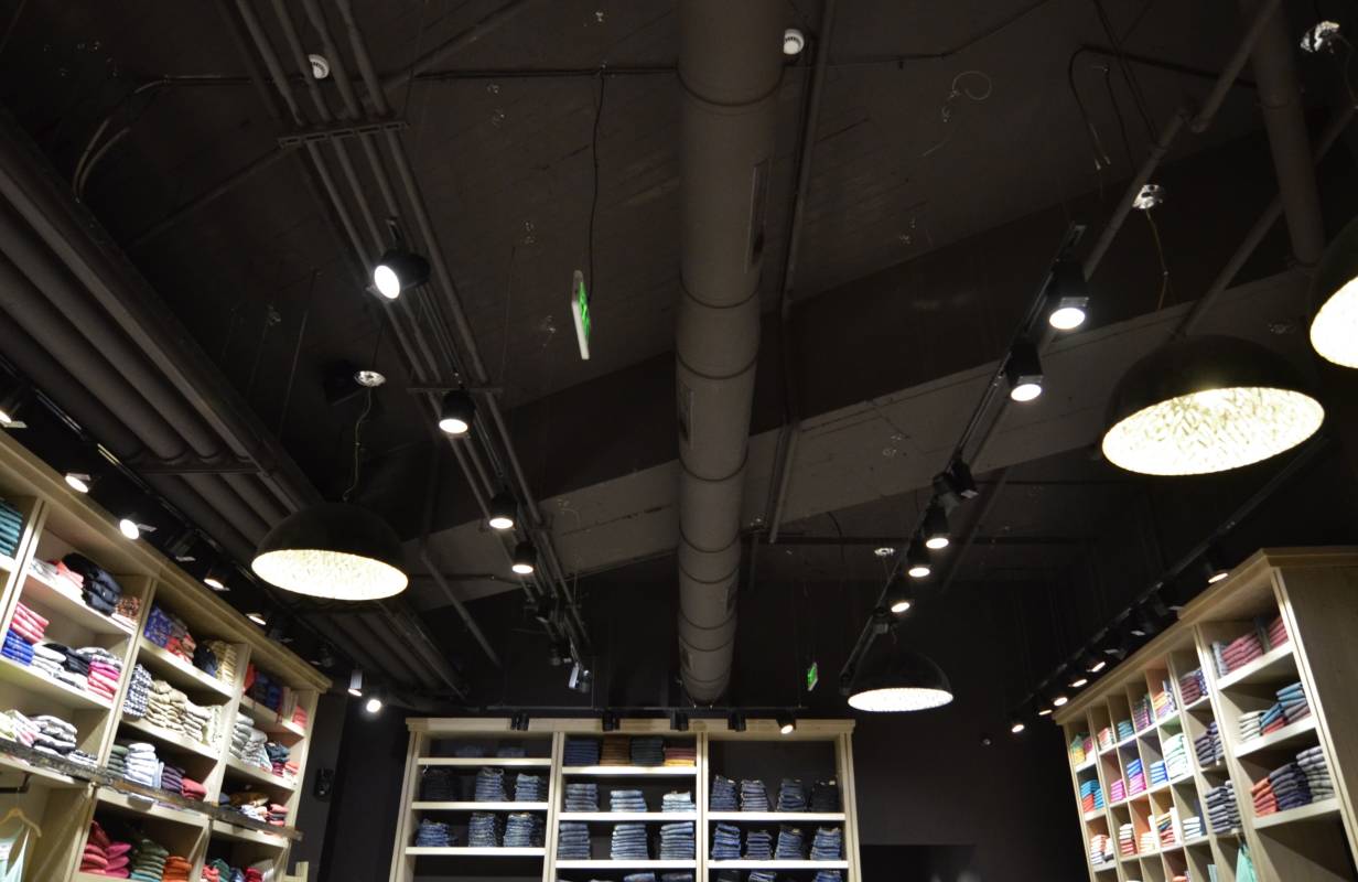 STAFF Jeans & Co - One Salonica — φωτογραφία 21