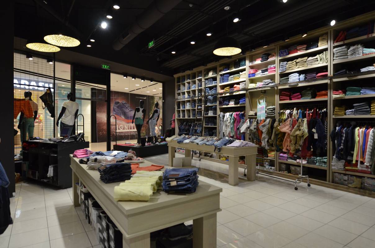 STAFF Jeans & Co - One Salonica — φωτογραφία 27